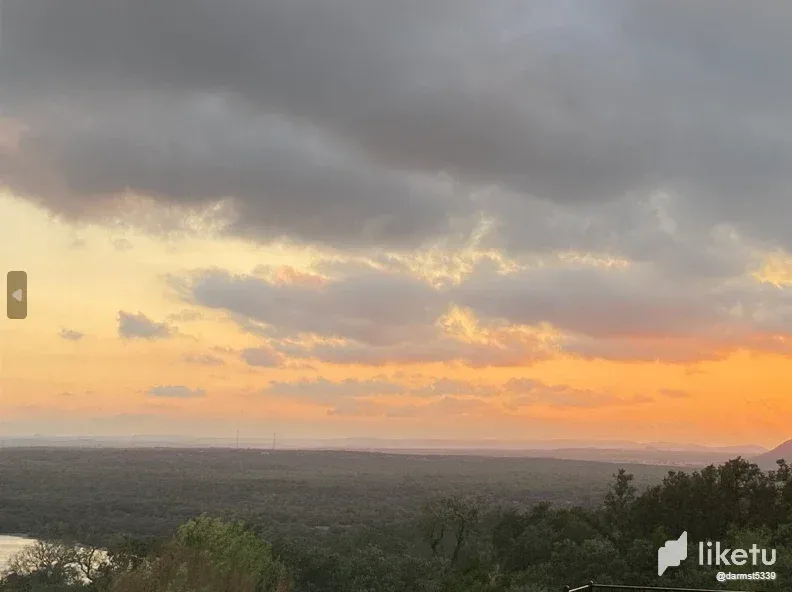 clo7ug31807p63gszg6fe7c7p_the_hills_at_dusk.webp