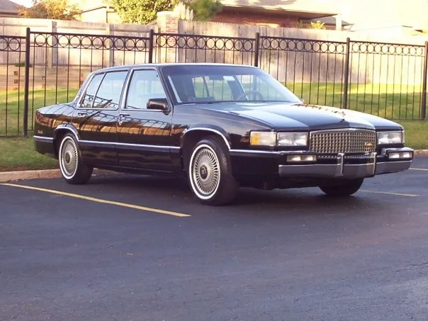 1990_cadillac_deville_4_dr_std_sedan-pic-43140-1600x1200.jpeg