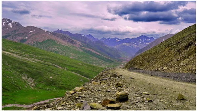 Beautiful sight at Babusar Top NaRan Pakistan.jpg