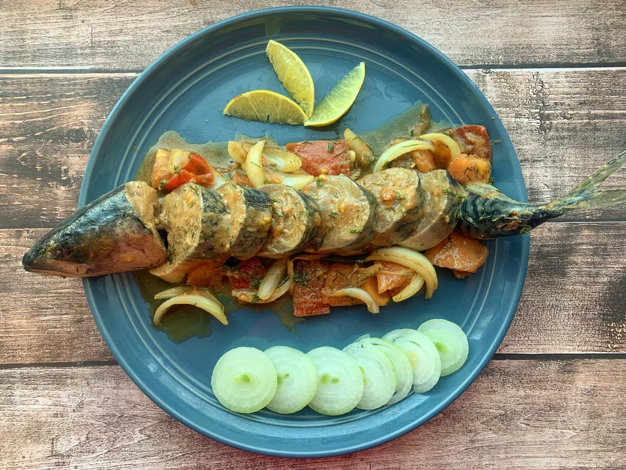 skumbrija-v-aromatnom-marinade-otlichnaja-zakuska-za-2-chasa-1.jpg