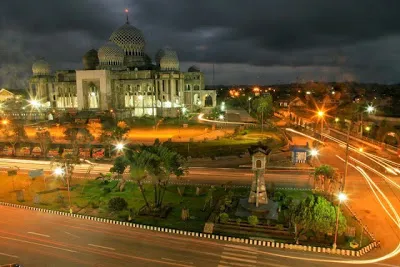 Masjid Islamic Center Lhokseumawe 1 by Yon Musa.jpg