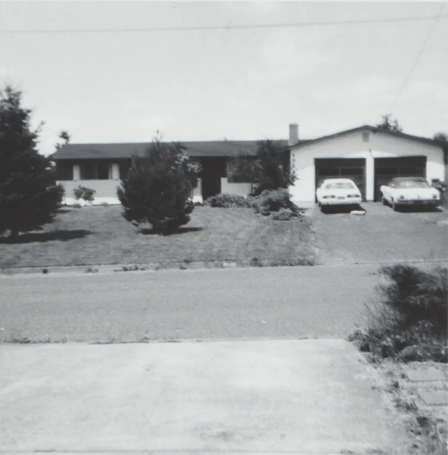 1978-08 - Black and white - neighborhood - house, 2 driveways, 2 cars, pic developed in August of 78, CROPPED, 1pic.png