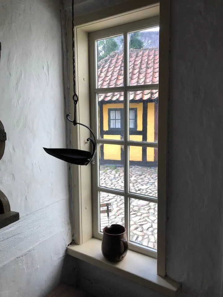 kitchen window.jpg