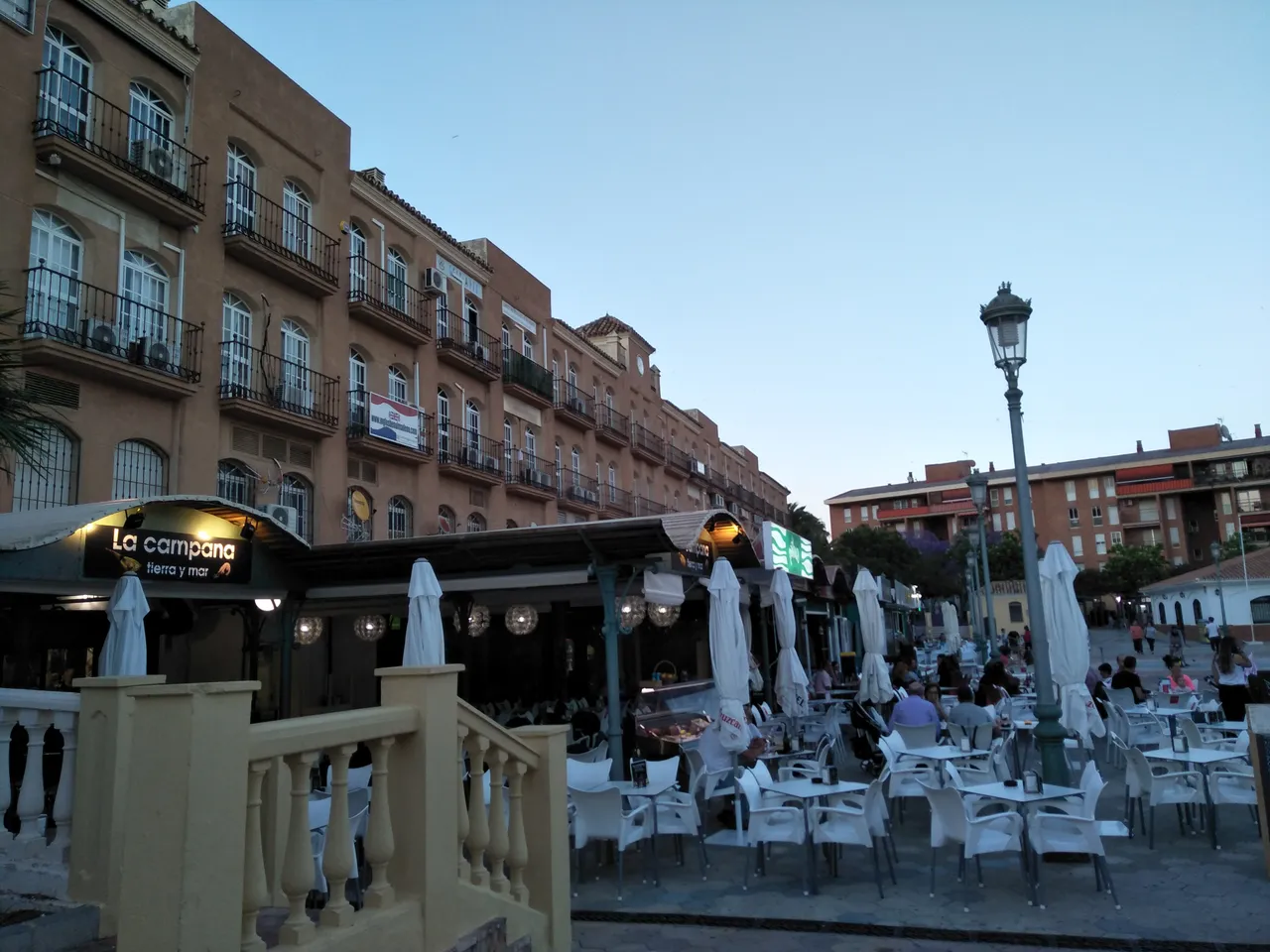 surrounding 04.jpg