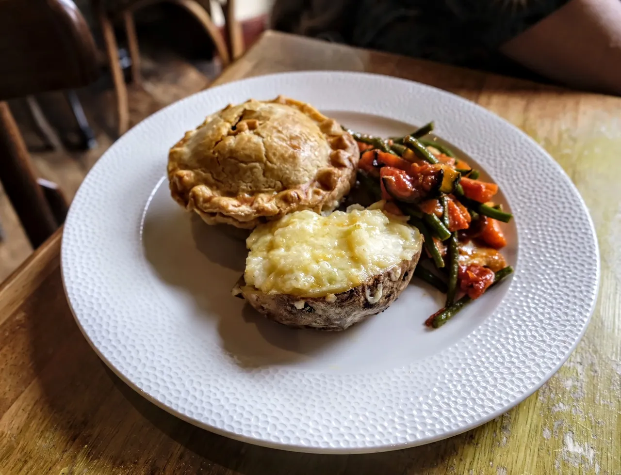 Coffee at the Salt Cellar on Gold Hill, Shaftesbury