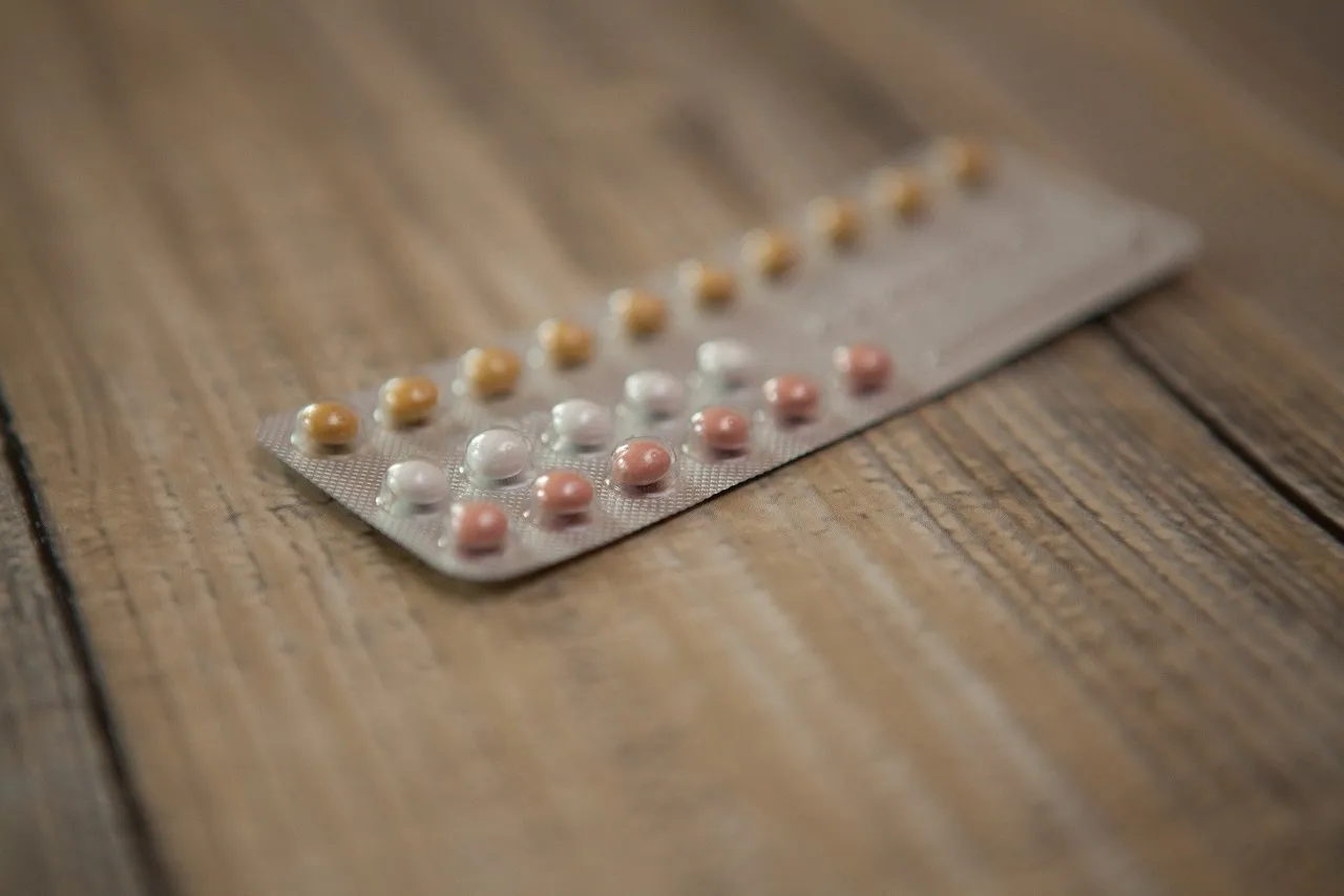 pills-g0e2875fac_1920.jpg