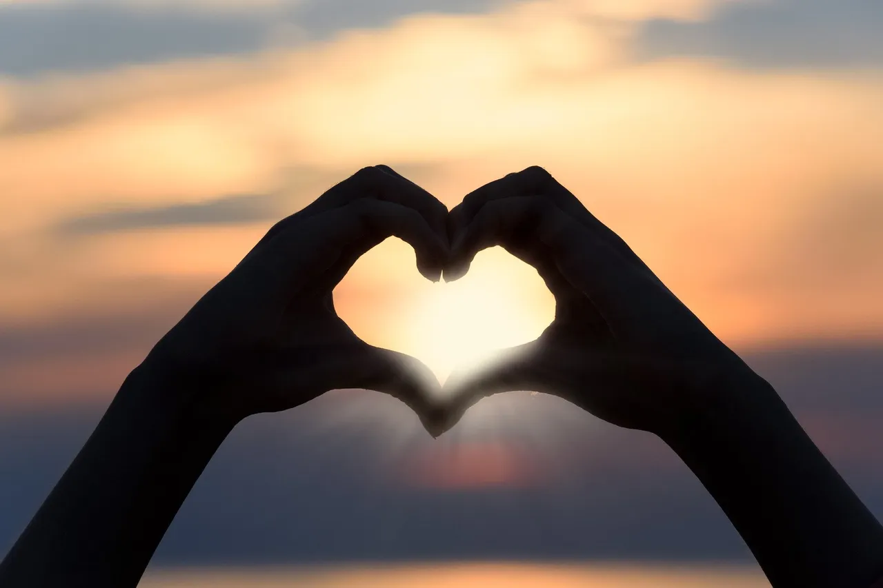 heart-g96f9b7f05_1920.jpg