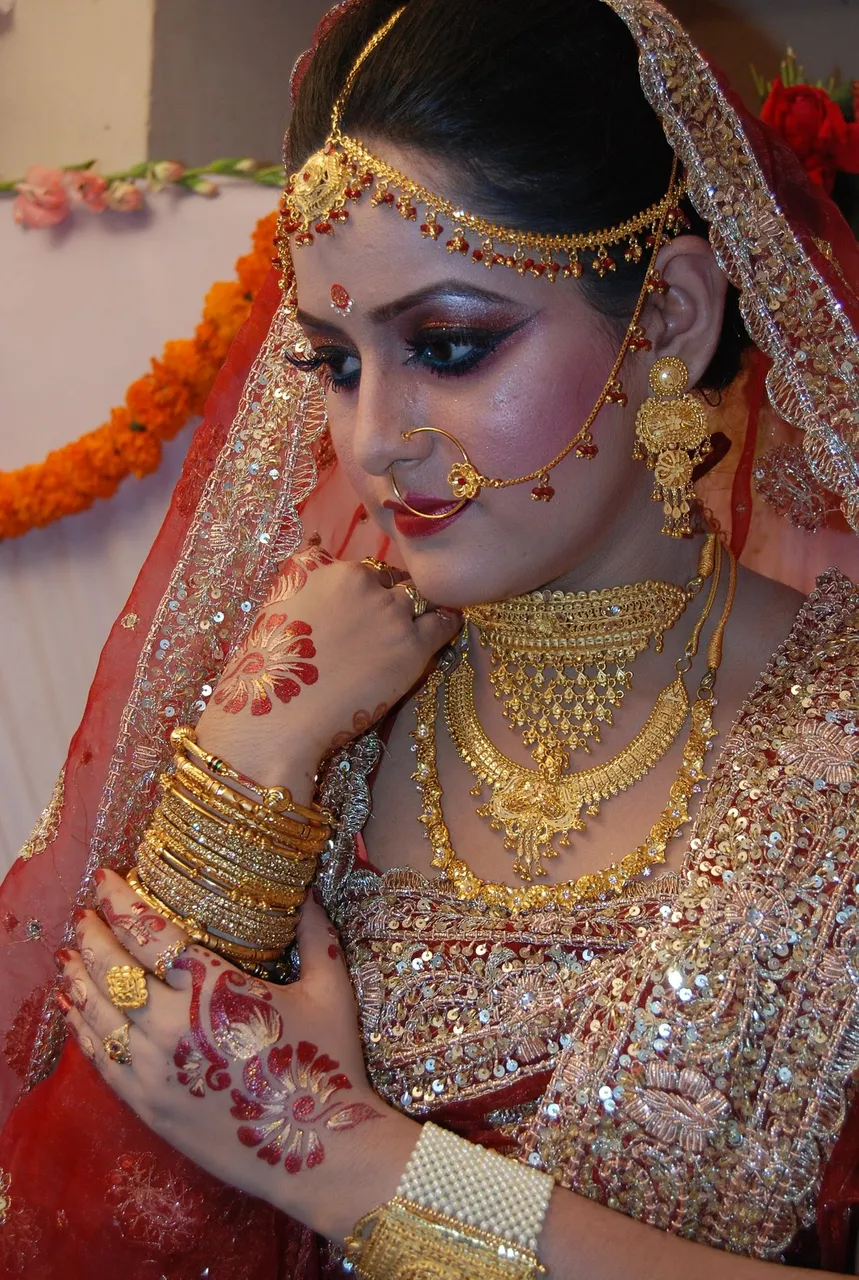 bride-g2414f42e8_1920.jpg