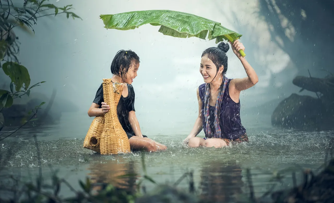 woman-g10361a66a_1920.jpg
