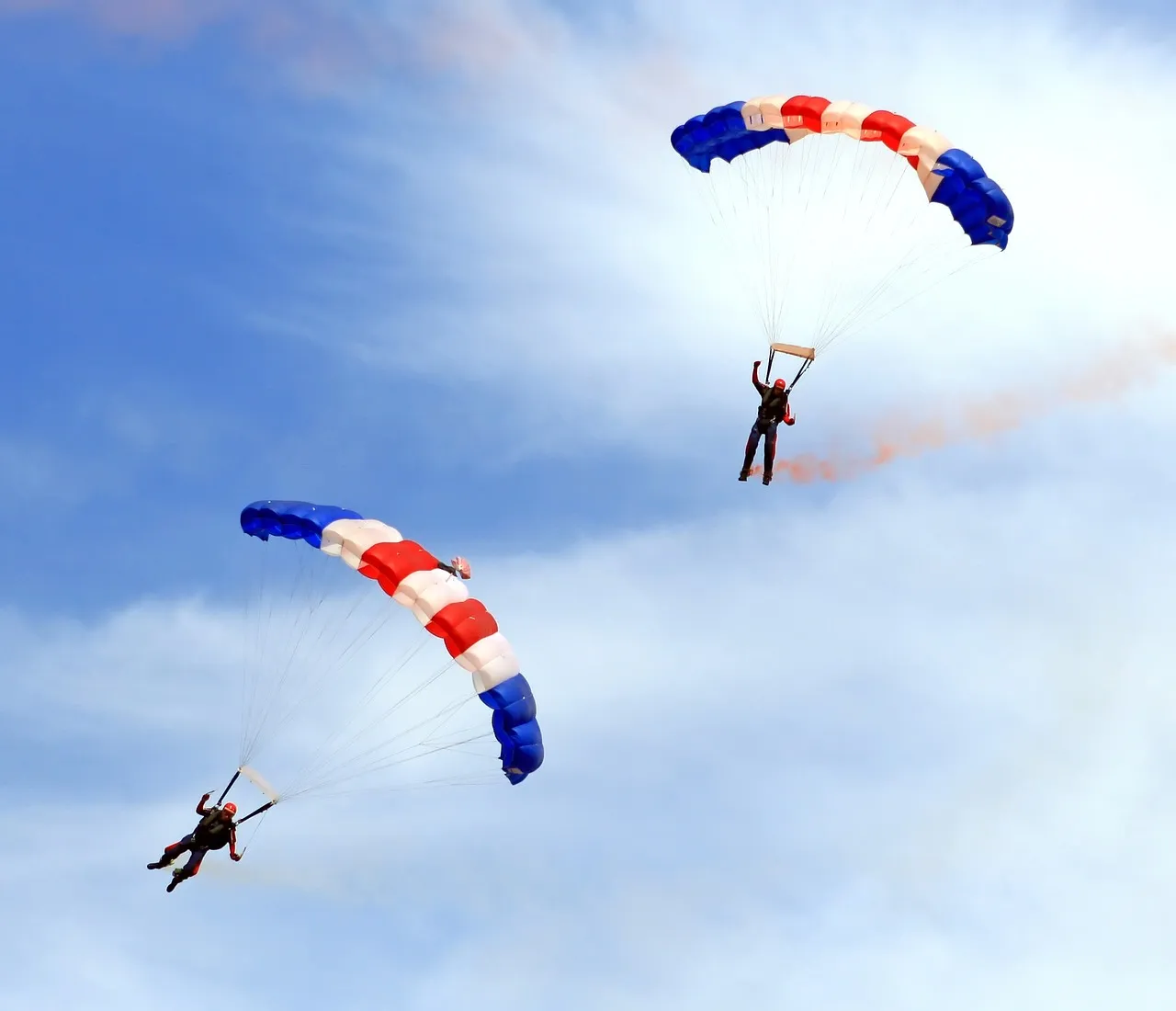 airplane-1238275_1280.jpg