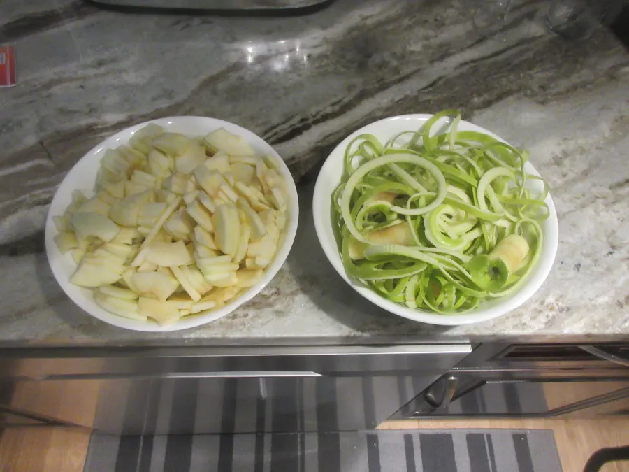 compote_05_six_apples.png