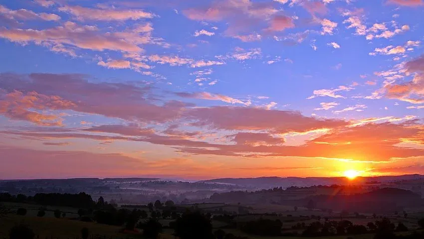 sunrise-1513802__480.webp