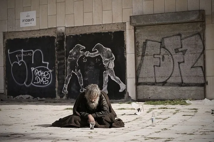 homeless-2223116__480.jpg