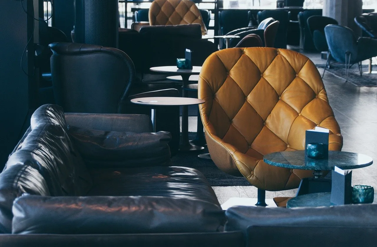 lobby-gde94eb64f_1280.jpg