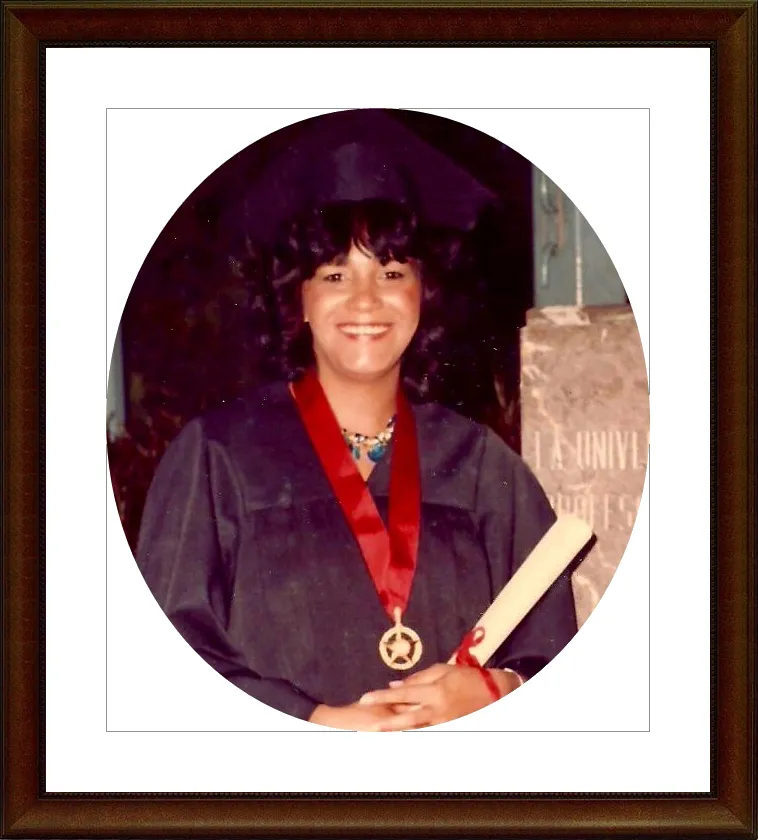 lupe graducaion 2.png