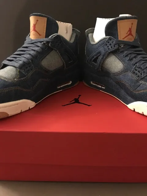 Jordan 4 levisss.jpg