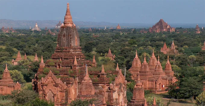 Bagan_Temples_Valley.jpg