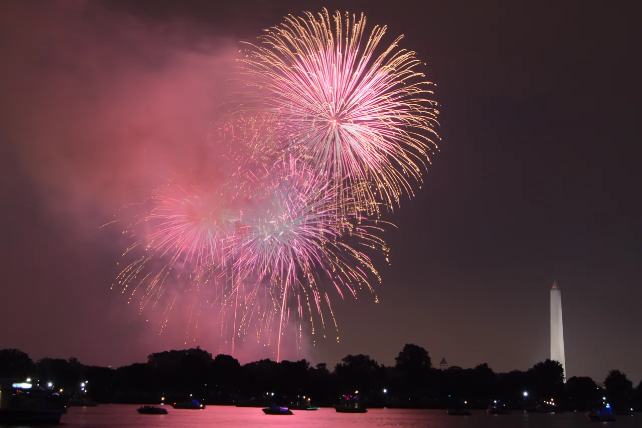 Fireworks4th2017-5-2.jpg