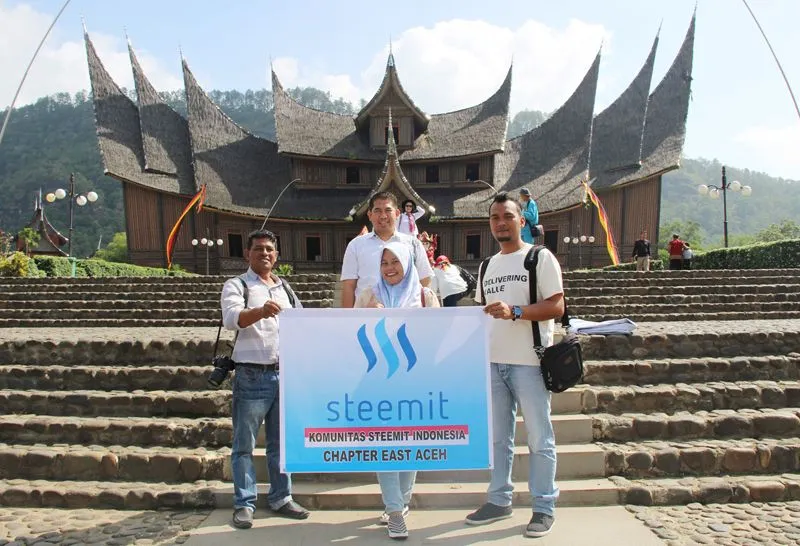 Steemit pagaruyung.jpg