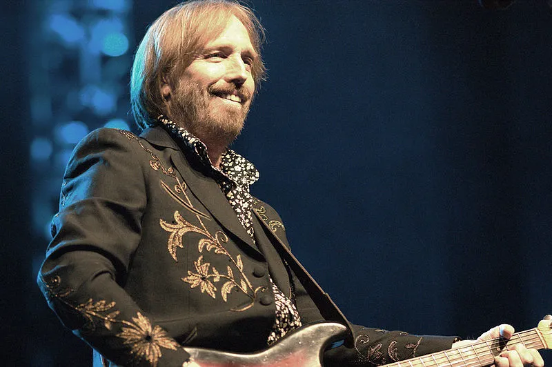 800px-Tom_Petty_2010.jpg