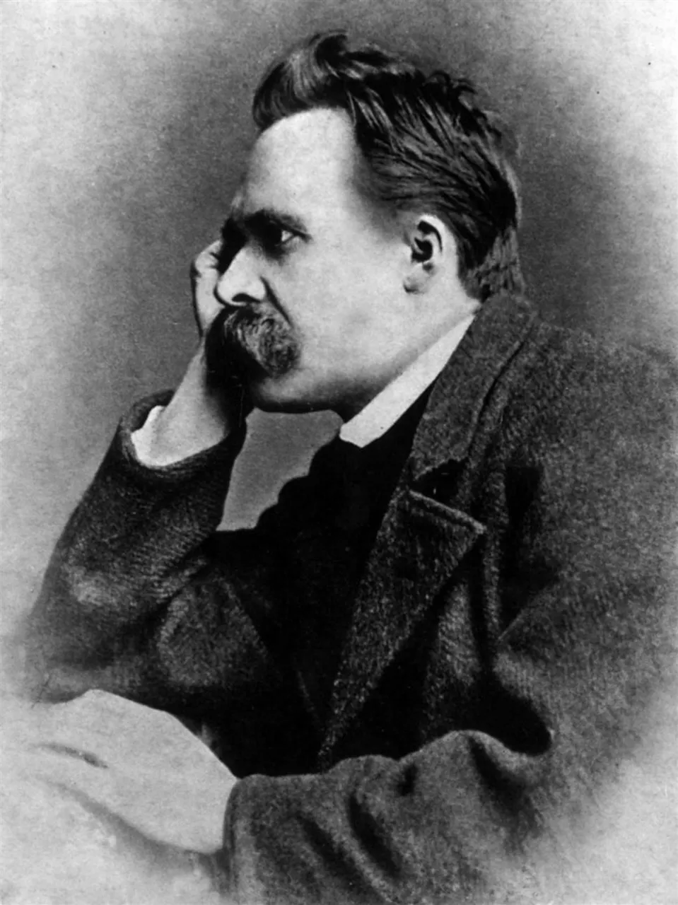 1200px-Nietzsche1882.jpg