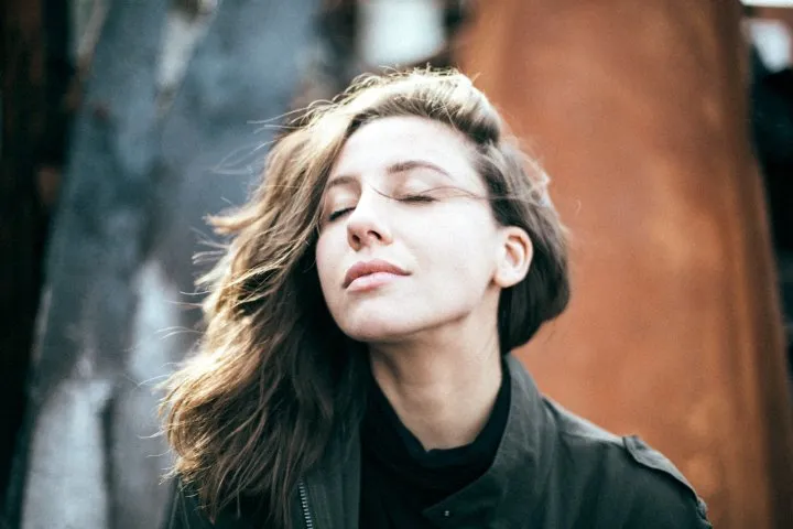 Girl_breathing_RZ720.jpg