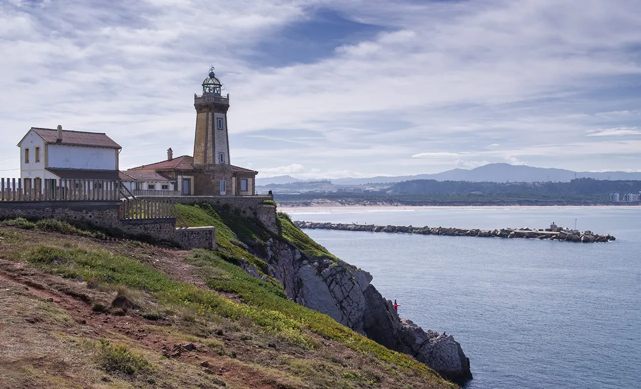 1. Spain, Galicia, Faro de San Juan (de Avilés).jpg