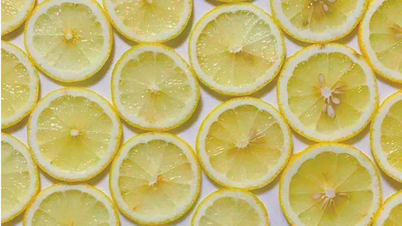 cwek-03_cara-menghilangkan-komedo-secara-alami_lemon_800x450_cc0-min.jpg