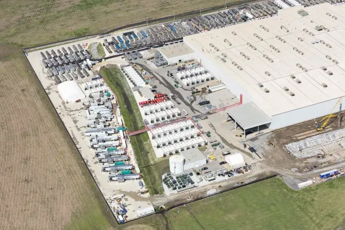 xai-datacenter-4-please-credit-steve-jones-flight-by-southwings-for-selc.webp