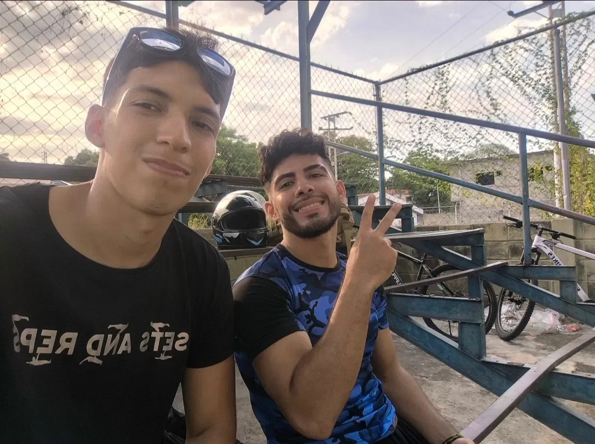 j0SHzorHbNfArFDo_1000313740.webp