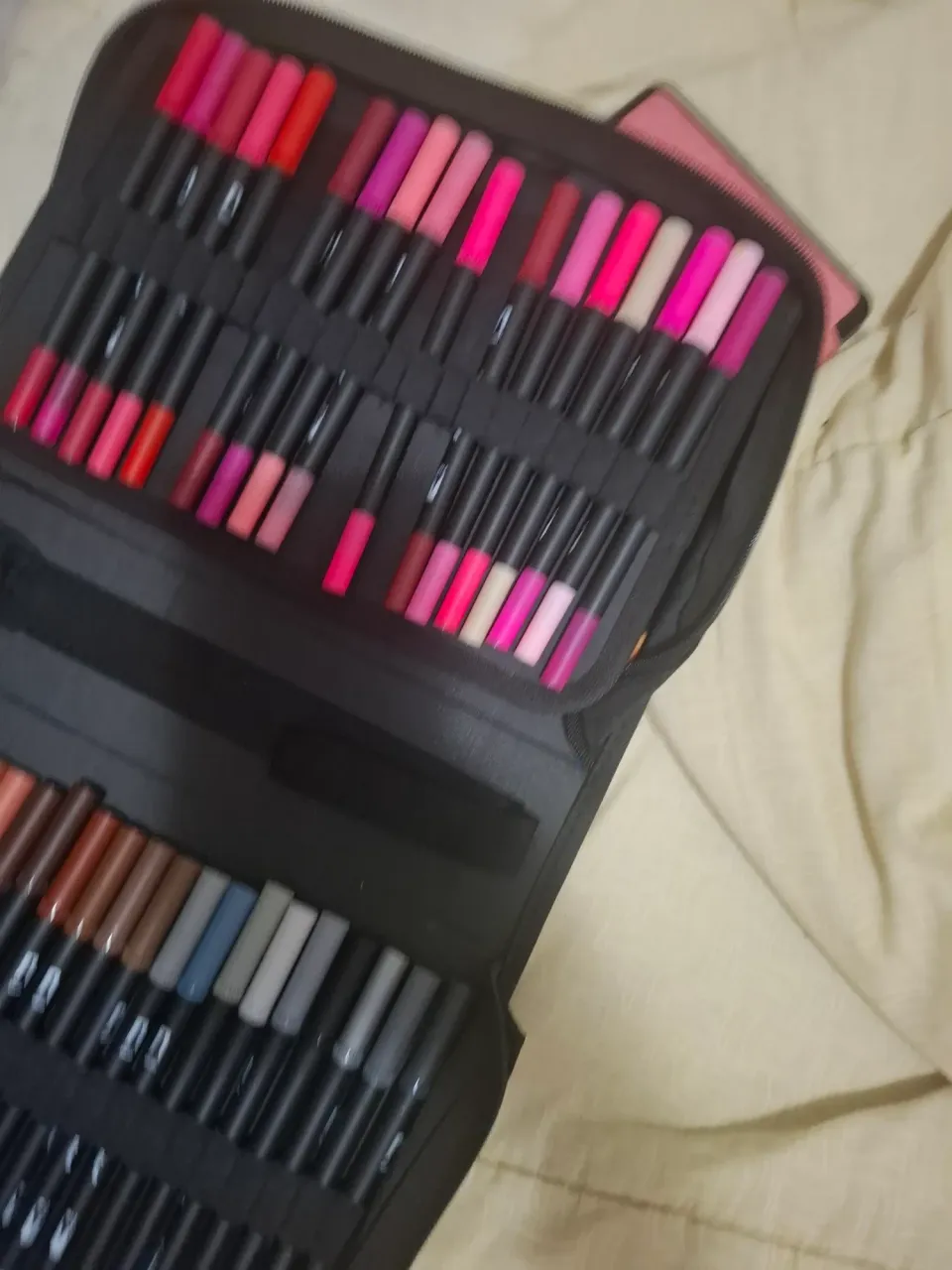 ZABm6nf7OIyhUkJ1_1000163432.webp
