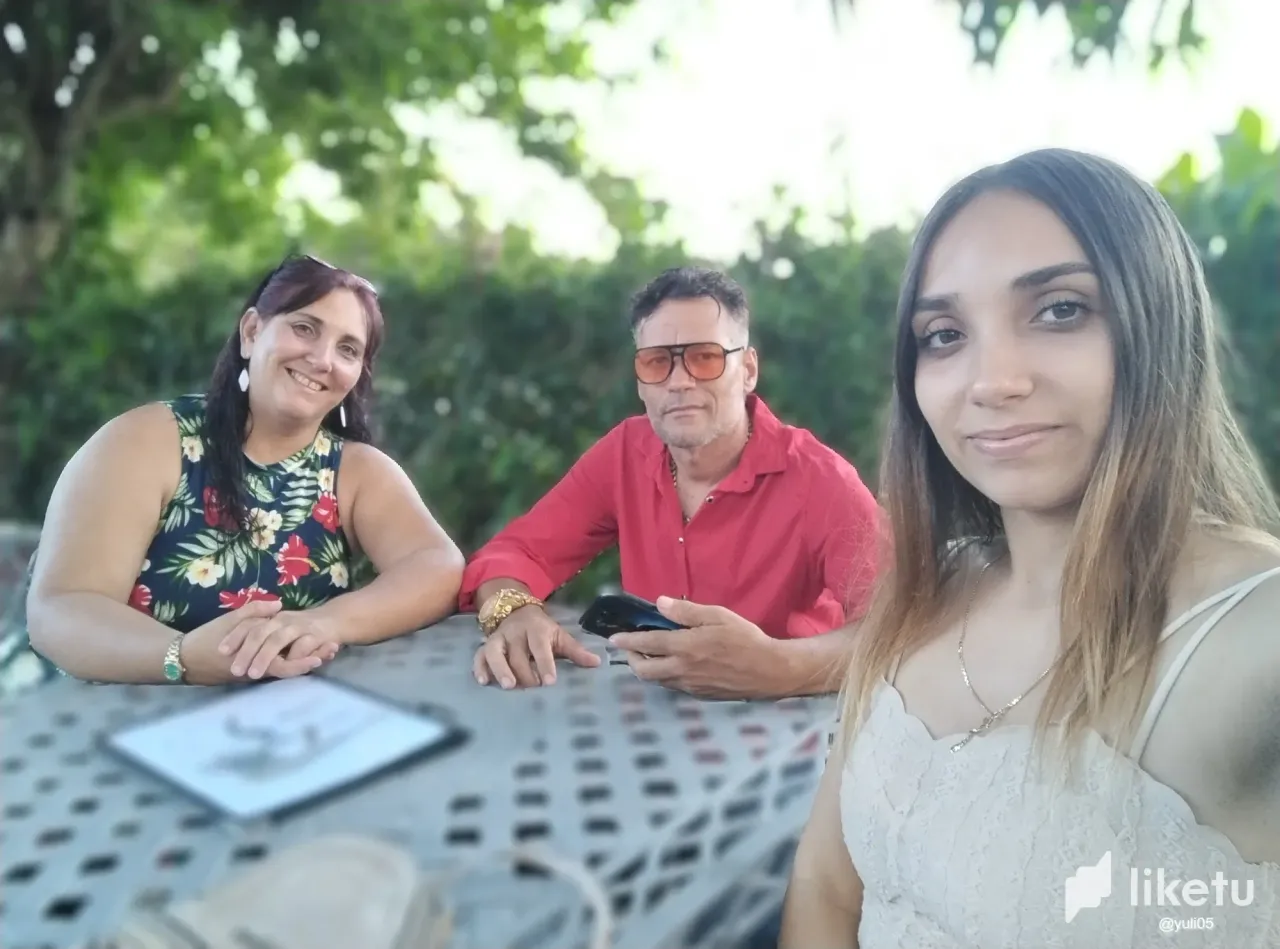 LaevOVINNYHN3AUe_1751470769104.webp