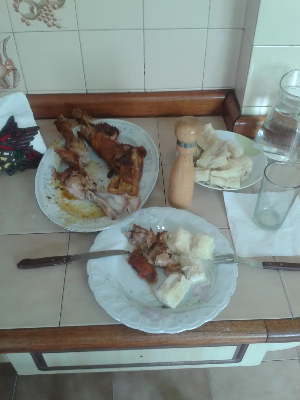 MESA PUESTA Y SERVIDA.jpg