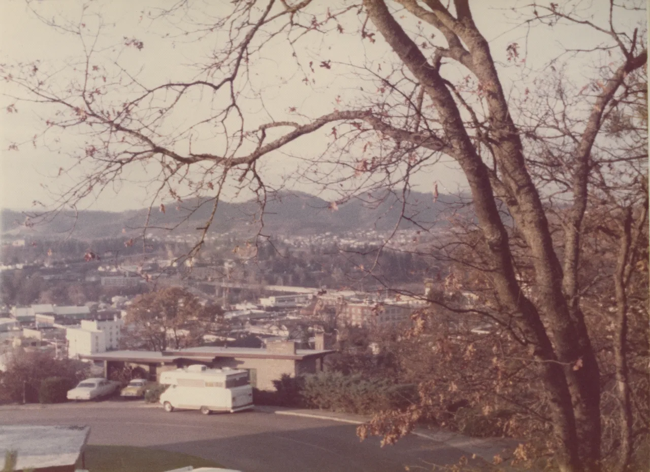 1970-11 Neighborhood 01.png