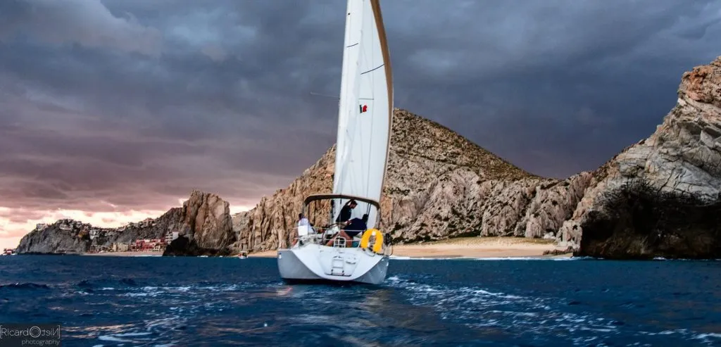 SailingcharterCabo-1024x493.jpg