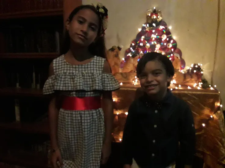 Los chicos en navidad.jpg
