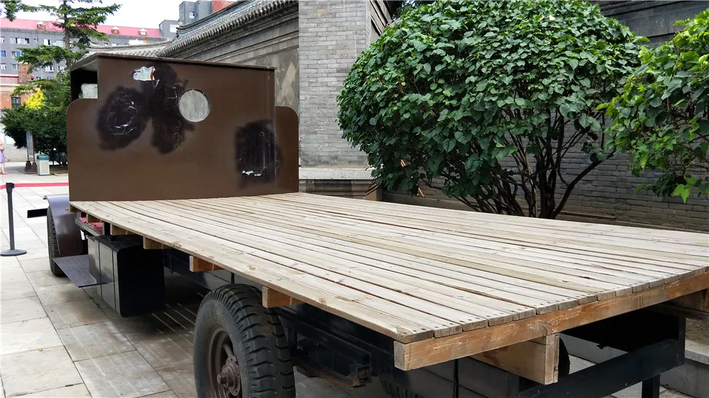 车后面.jpg