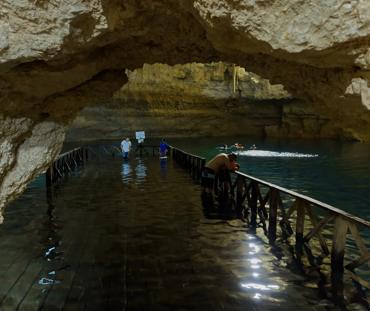 P7040689-Cenote Multun-Ha.jpg