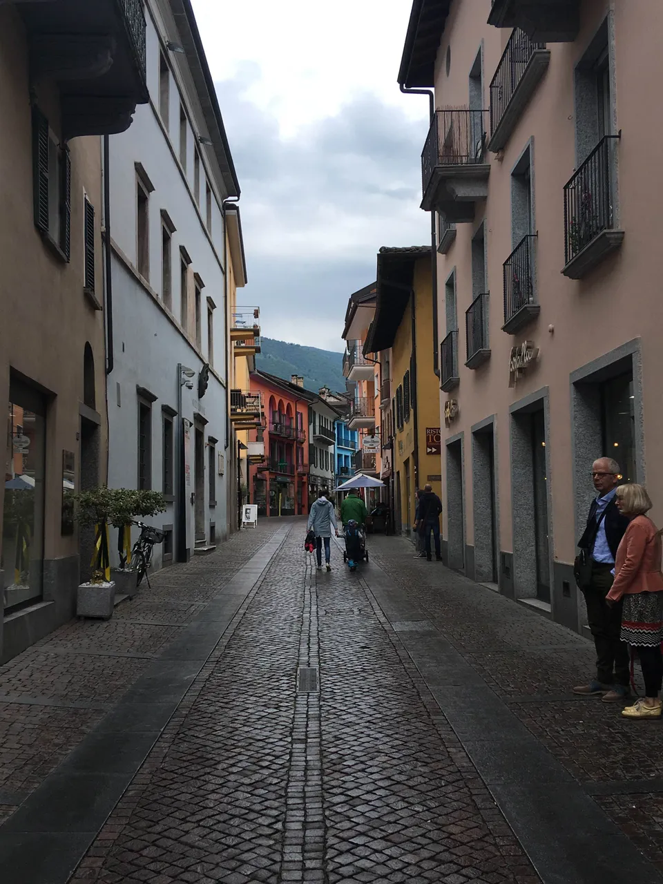 https://d1vof77qrk4l5q.cloudfront.net/img/conradsuperb-a-familiar-scene-for-anyone-espdp1pl-1555731308406.jpg