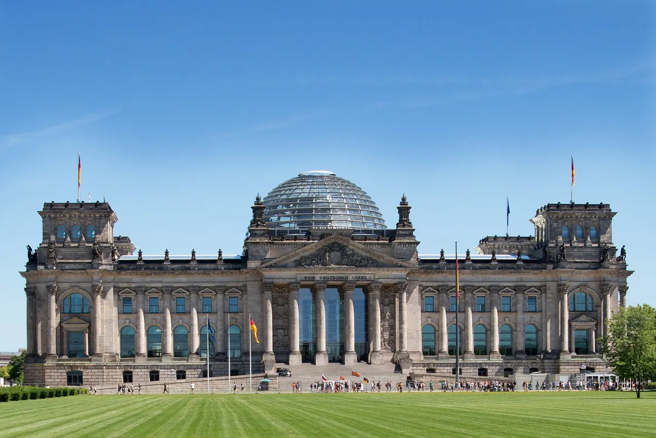 deutscher-bundestag-4965585_1280.jpg