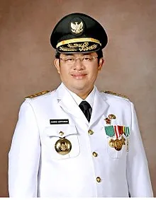 220px-Gubernur_Ahmad_Heryawan_2.jpg