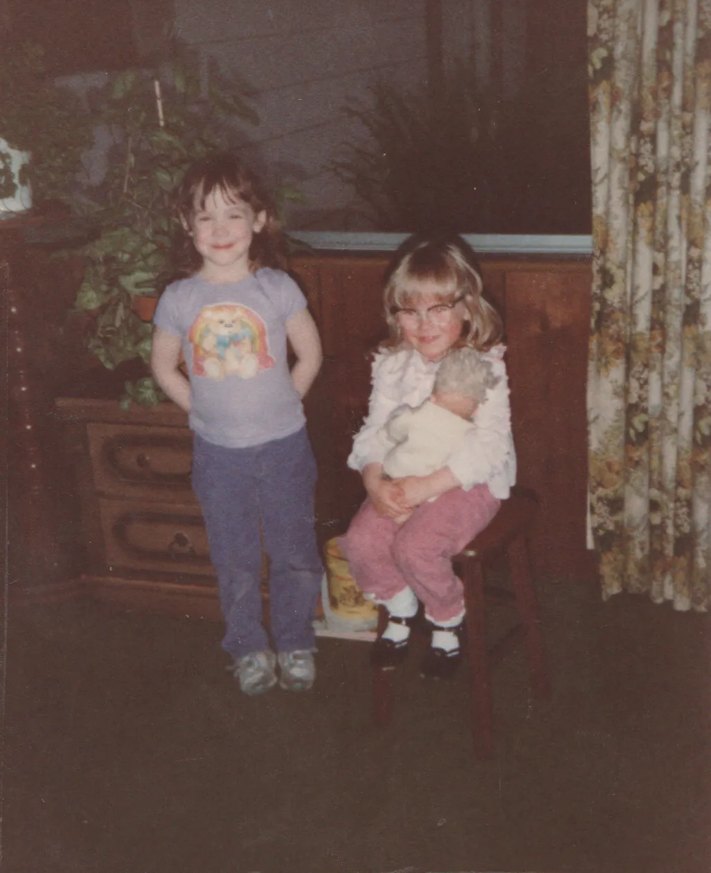 1984 - Summer - Courtney at 5 years old, Katie at age 4, at Jim Arnold's house in Gresham.png