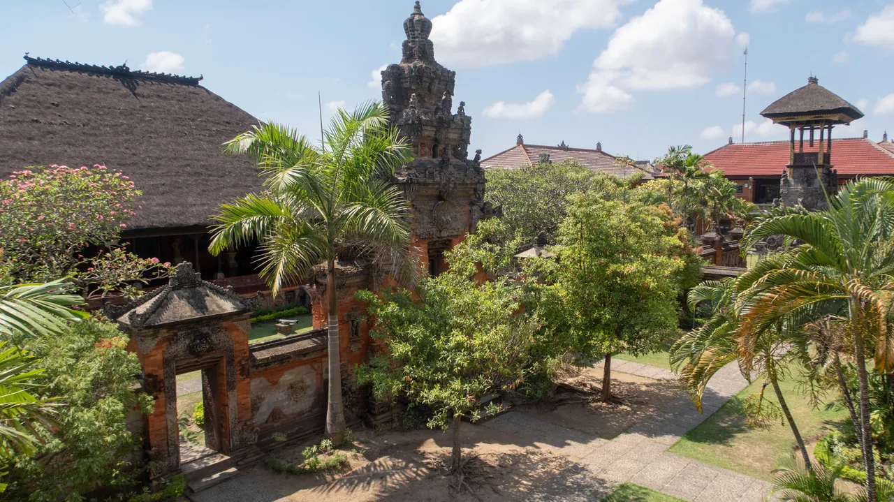 This photo shows the layout of the gate, the wooden bell pavilion, and one the hall where cultural objects are displayed.