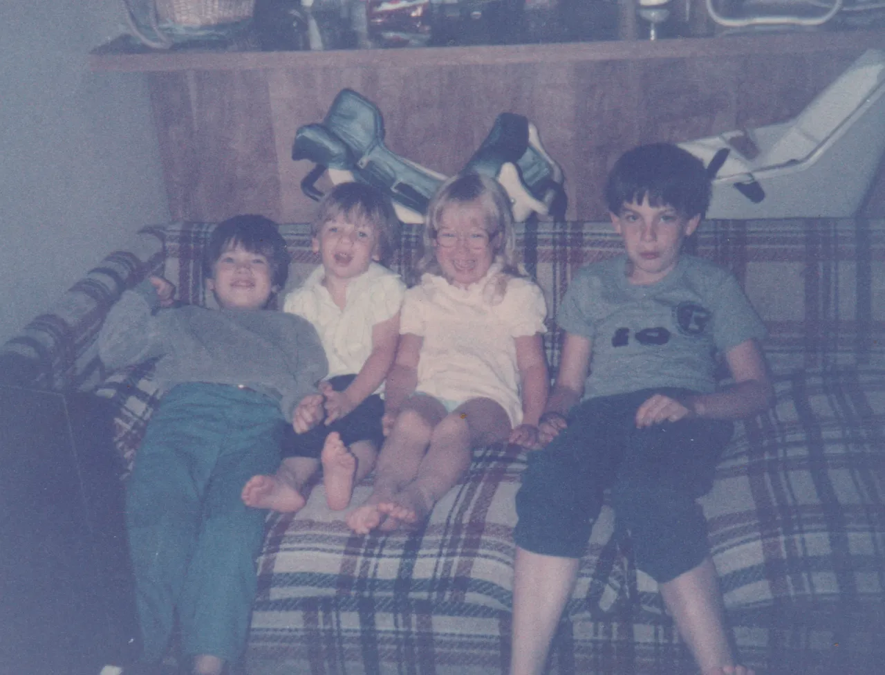 1985-06-24 - Katie's 5th birthday at 163 with Alan, Rick, Nathan.png