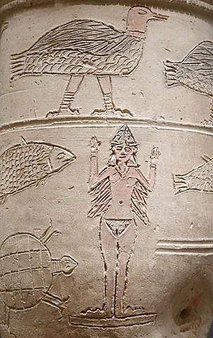 Ishtar Inanna Bau vase Louvre AO17000 detail - Marie-Lan Nguyen / Wikimedia Commons