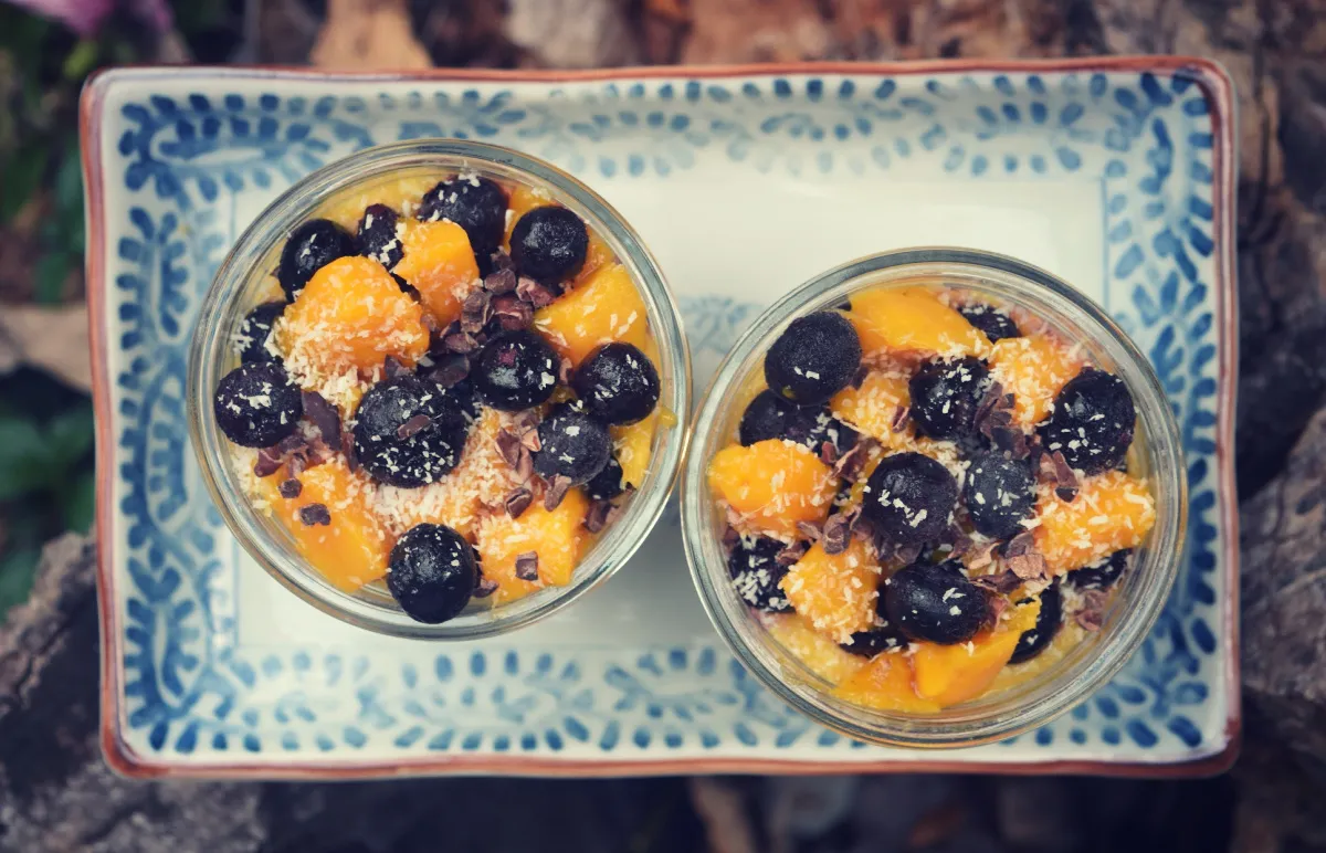 BLUEBERRY-GUAVA-MANGO-OVERNIGHT-OATS-8.jpg