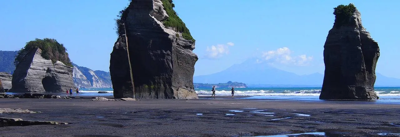 3 sisters taranaki new zealand.jpg