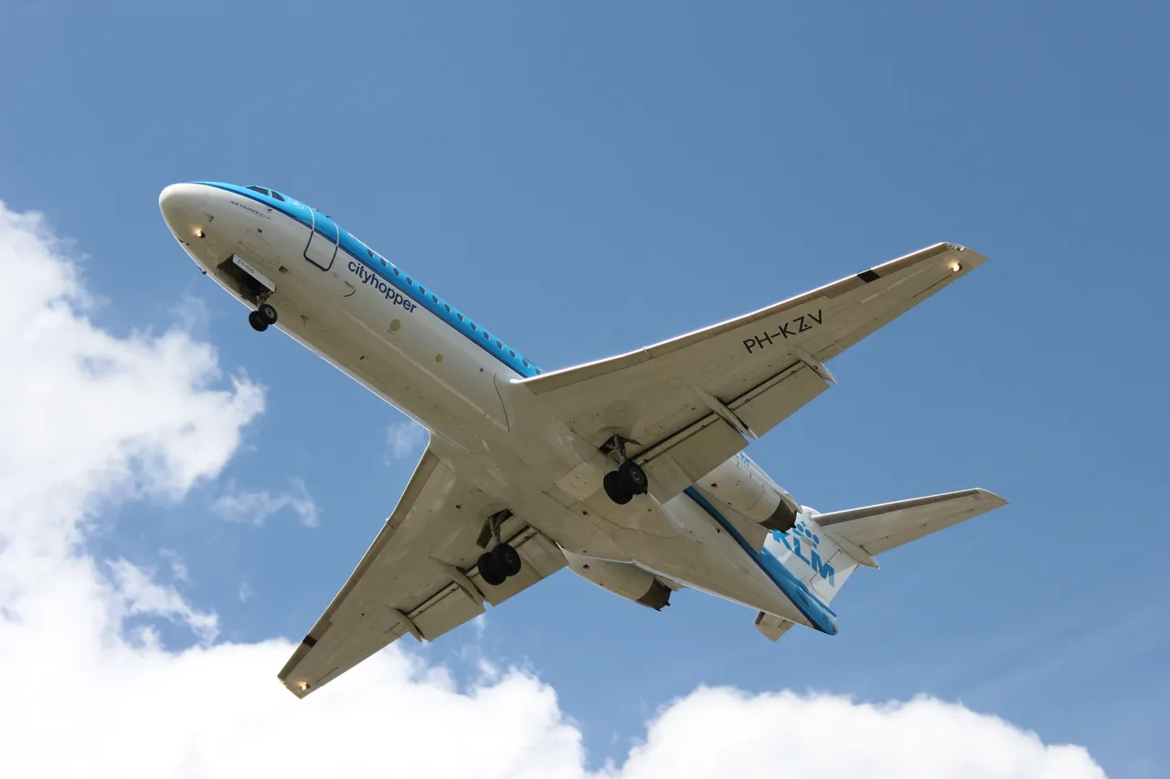 PH-KZV KLM Cityhopper -F70 (2).JPG