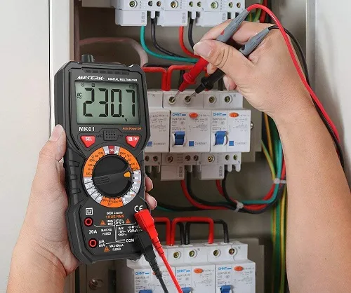 use-digital-multimeter-measure-voltage.jpg