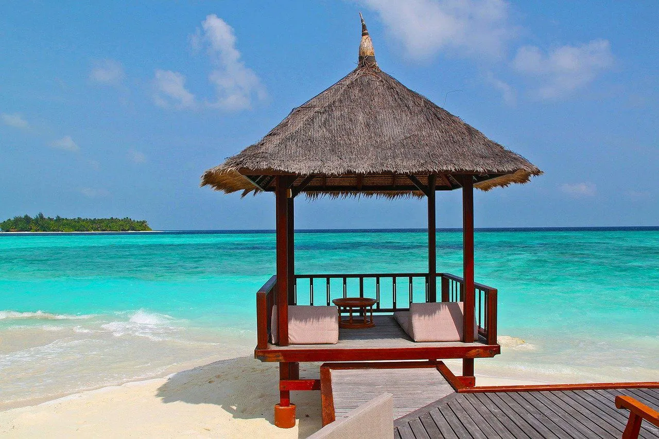 beach-hut-237489_1280.jpg